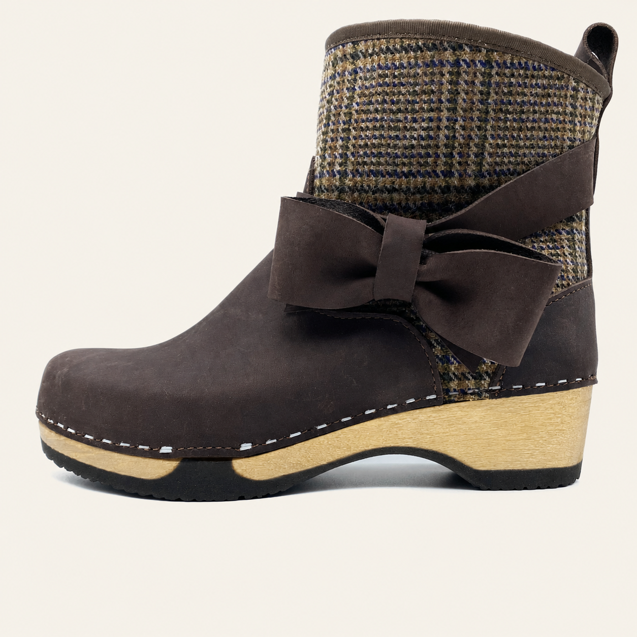 Holly | Harris Tweed & Bow