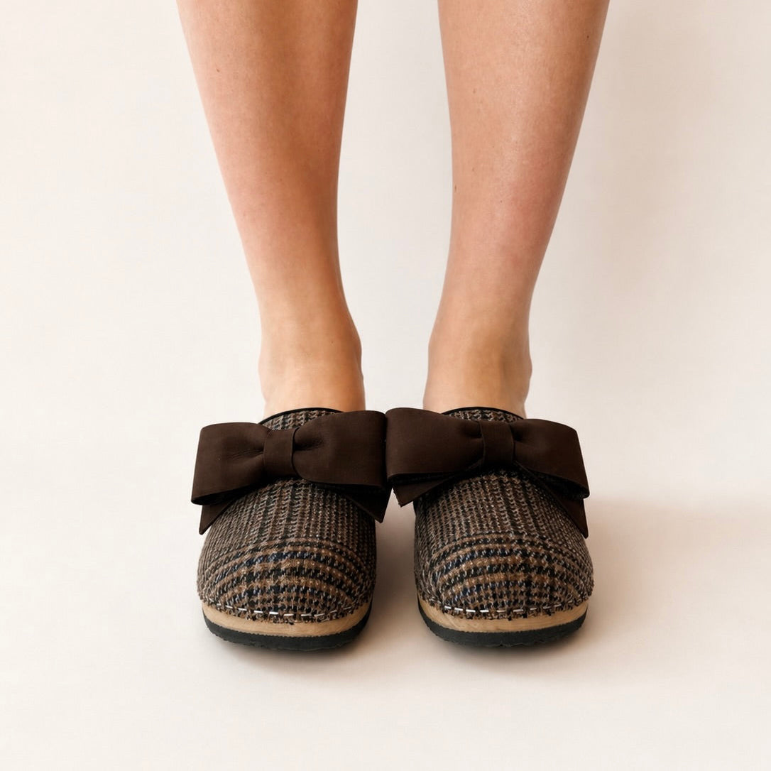 Embla Bow | Harris Tweed & Bow clog shoe with wool tweed upper