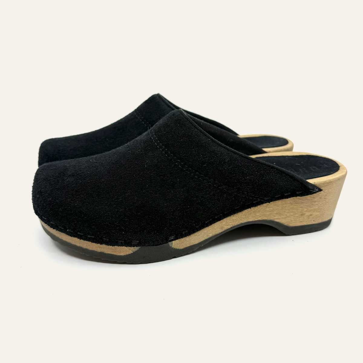 Embla | Black Suede