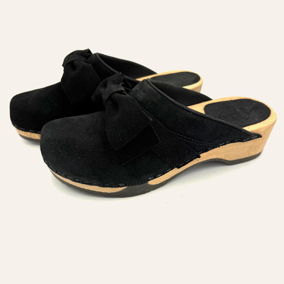 Embla Bow | Black Suede