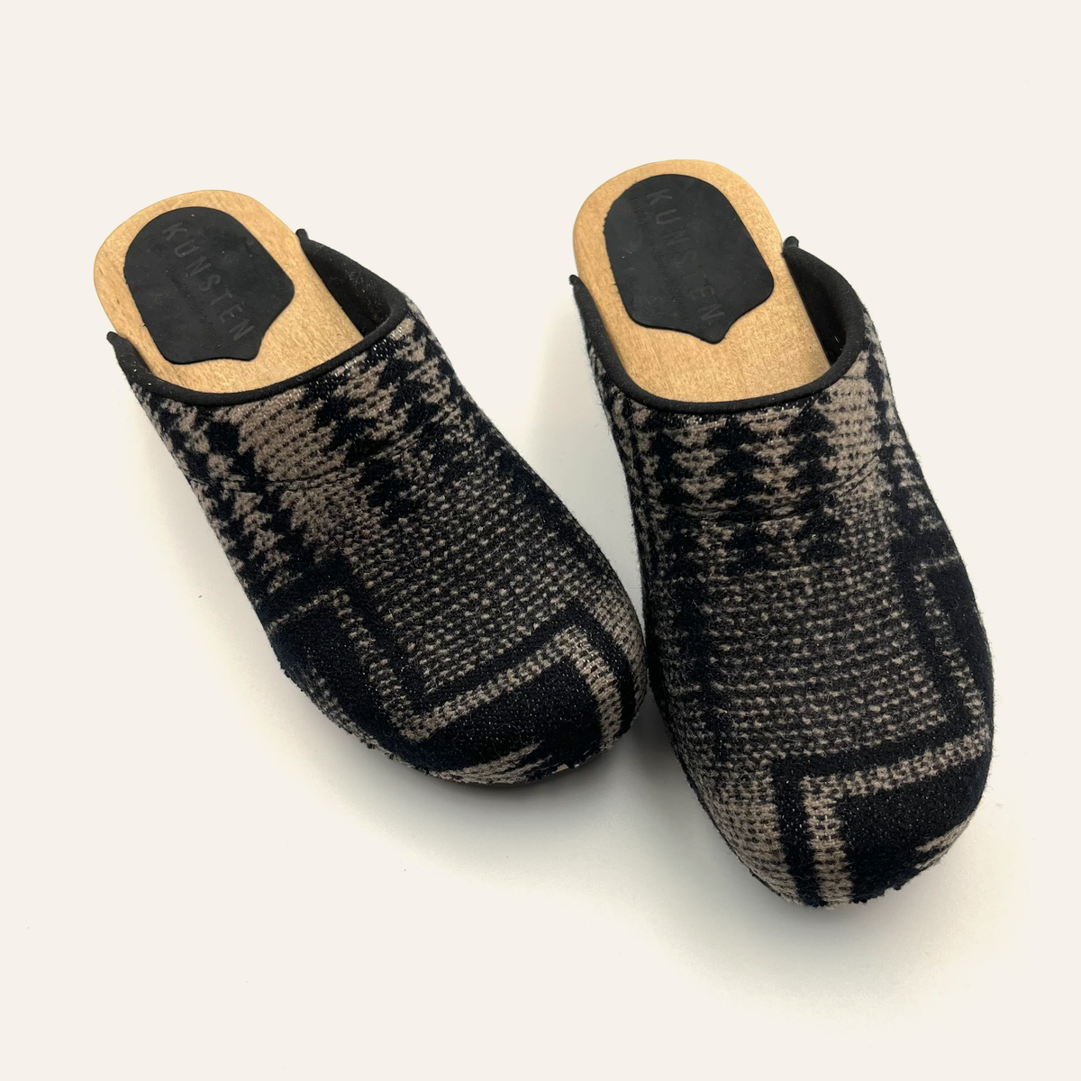 Embla | Canyon Night