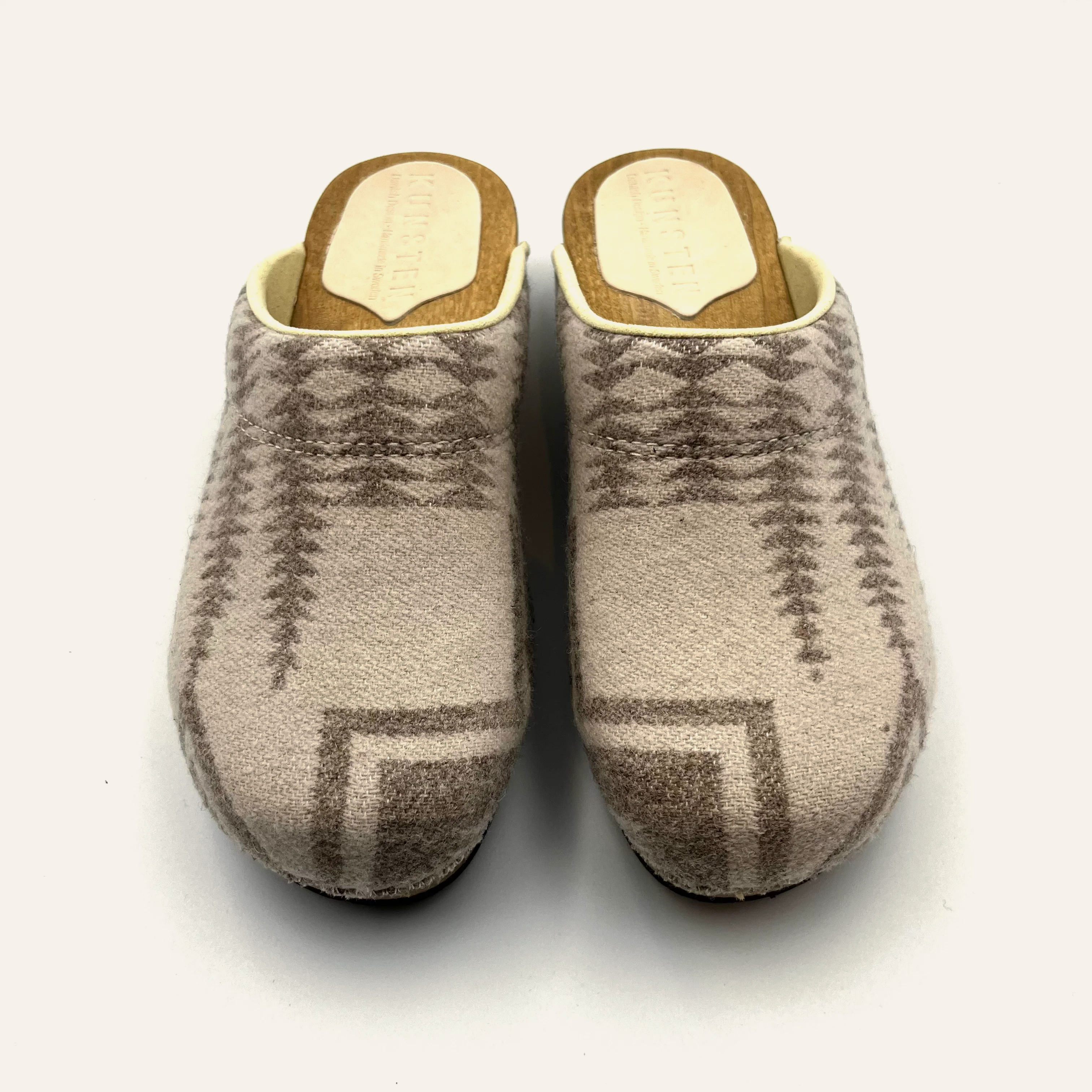 Embla | Sandstone