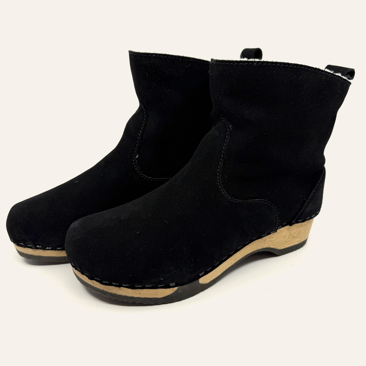 Holly | Black Suede x Pure Lambswool