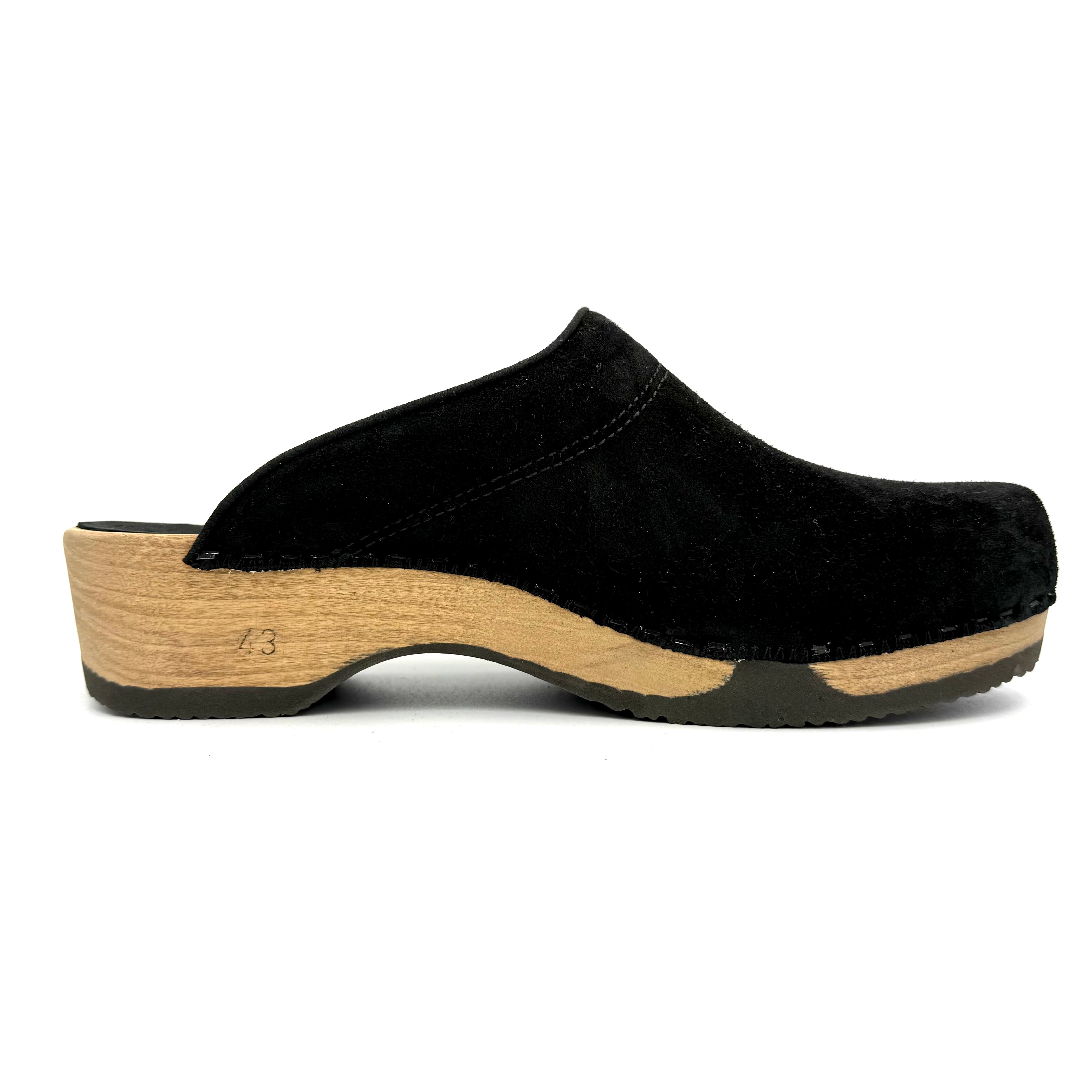 Ask I Black Suede