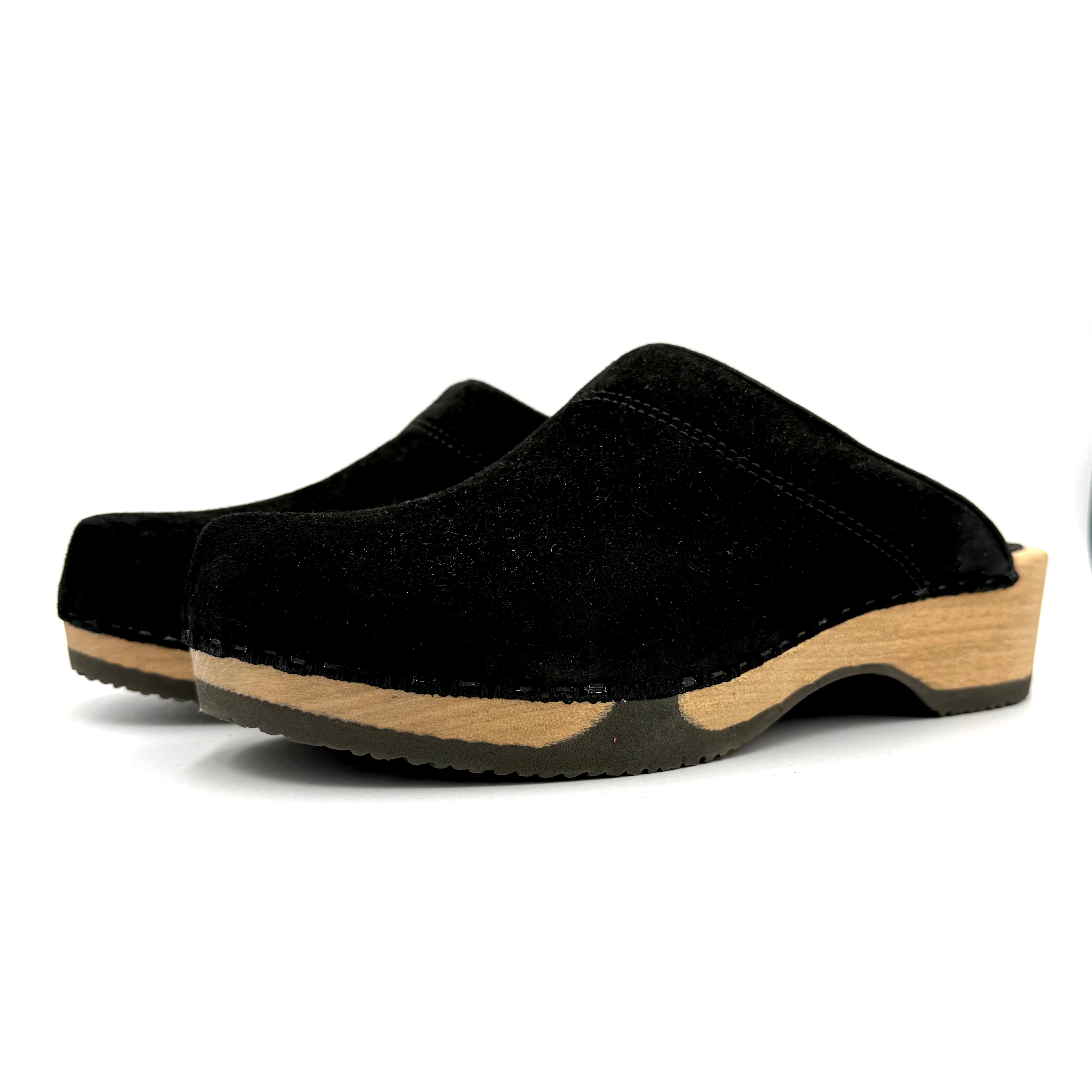 Ask I Black Suede