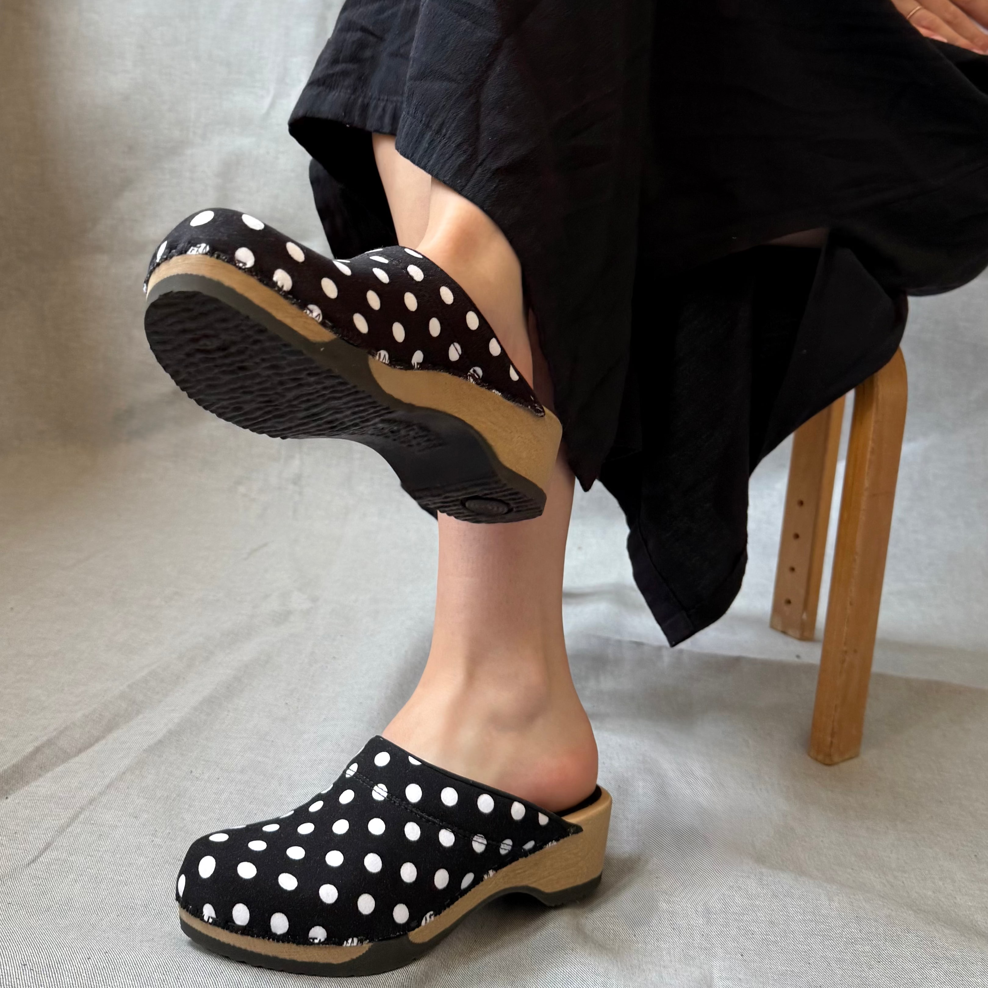 Embla | Black Polka