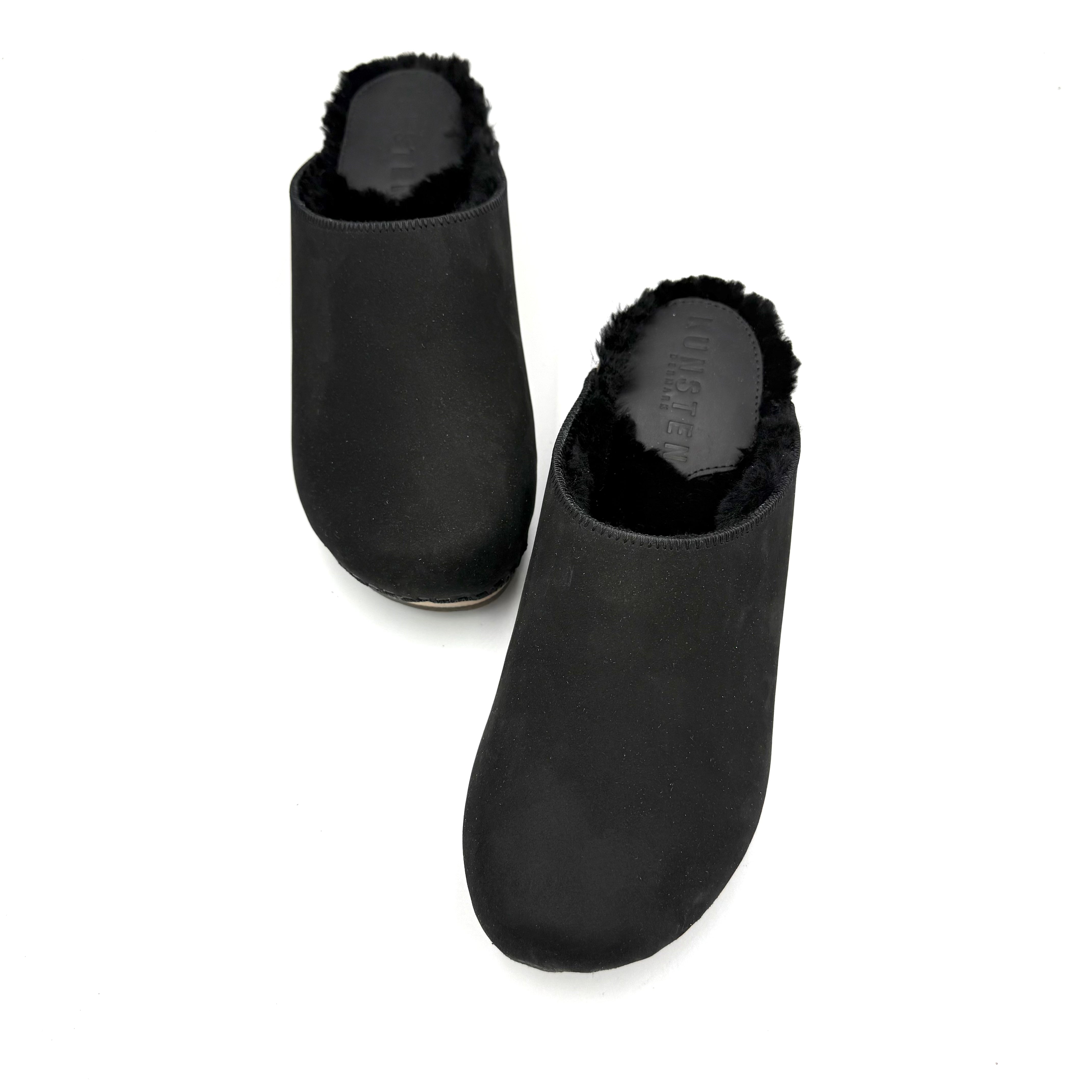 Embla I Black Nubuck x Pure Lambswool