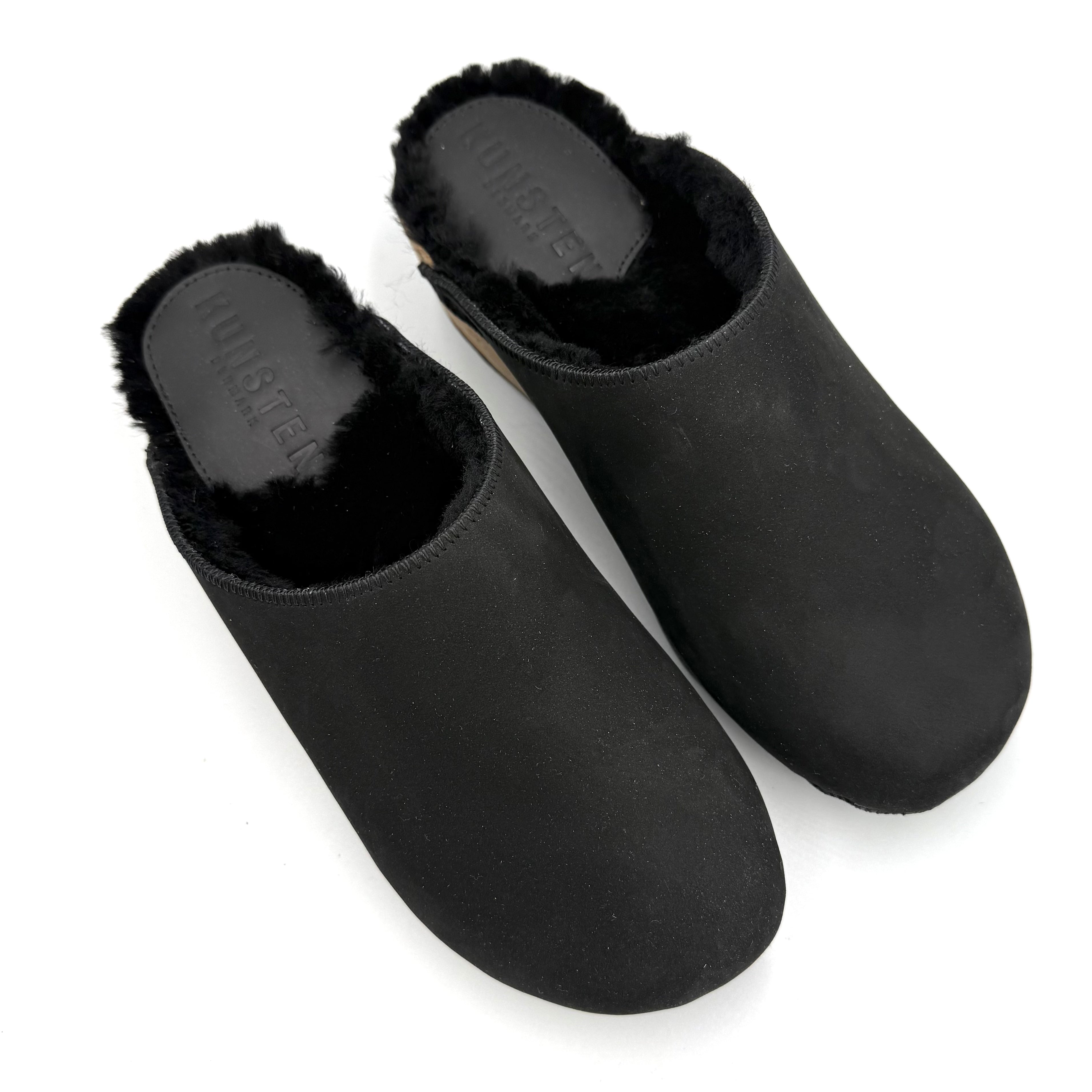Embla I Black Nubuck x Pure Lambswool
