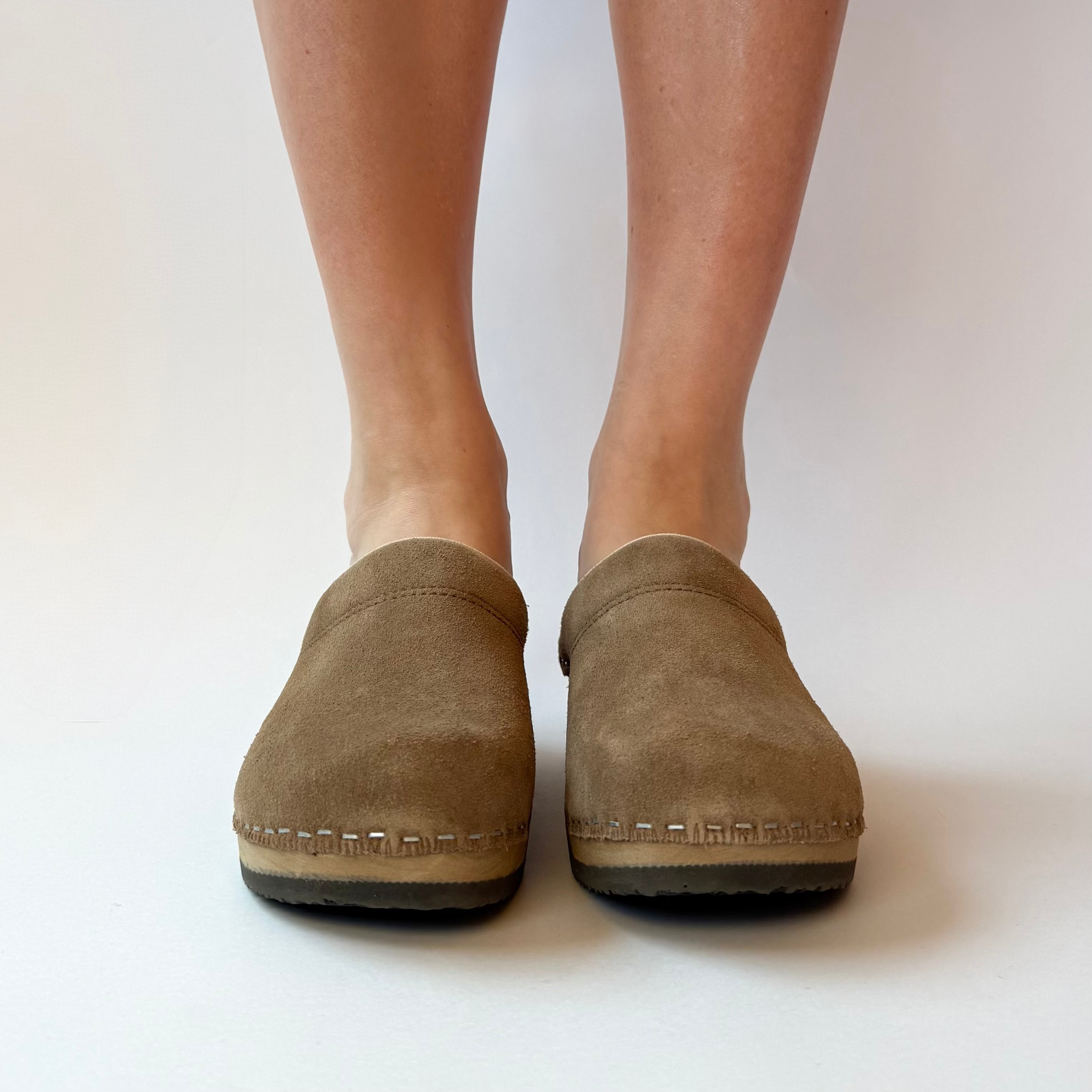 Embla I Umber Suede
