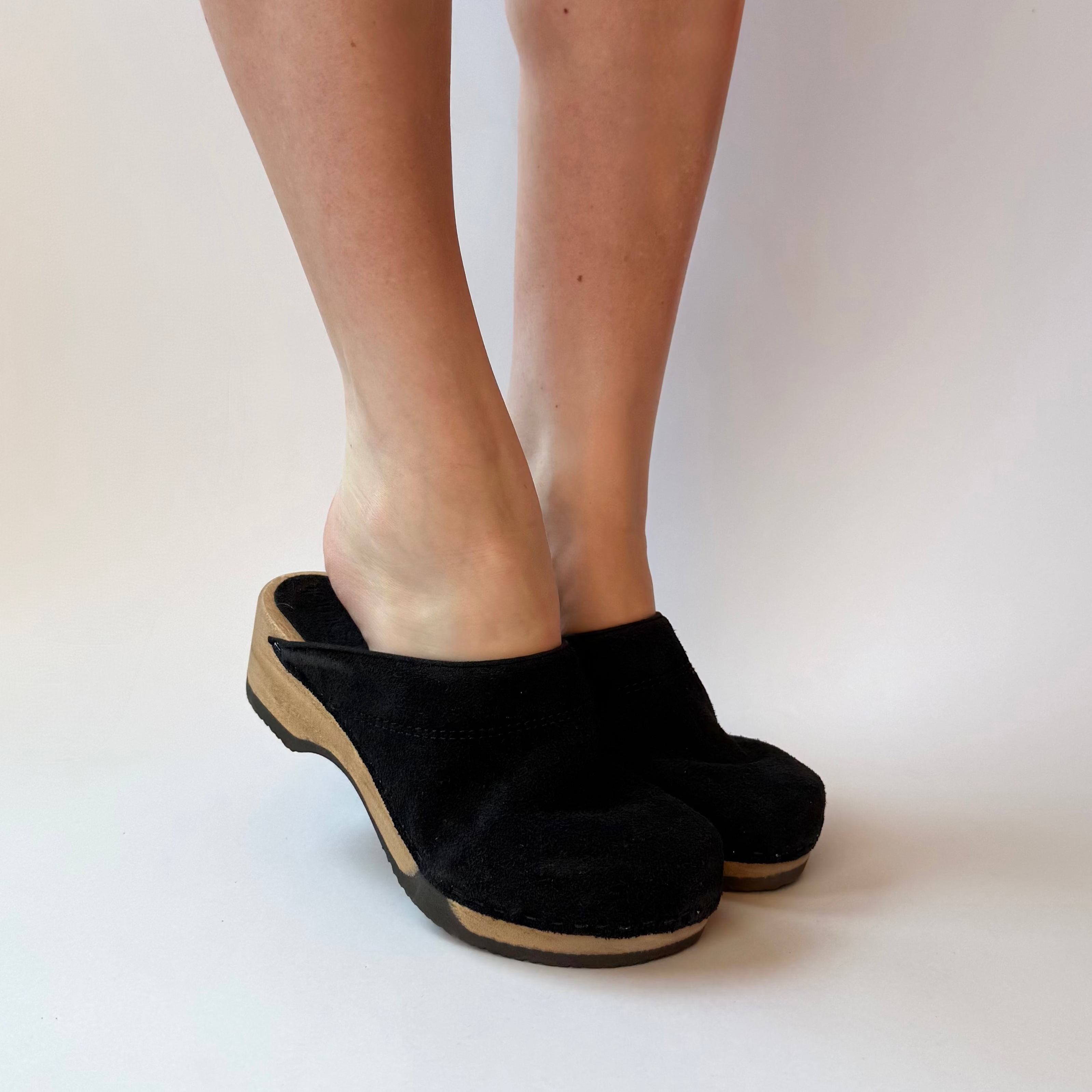 Embla | Black Suede