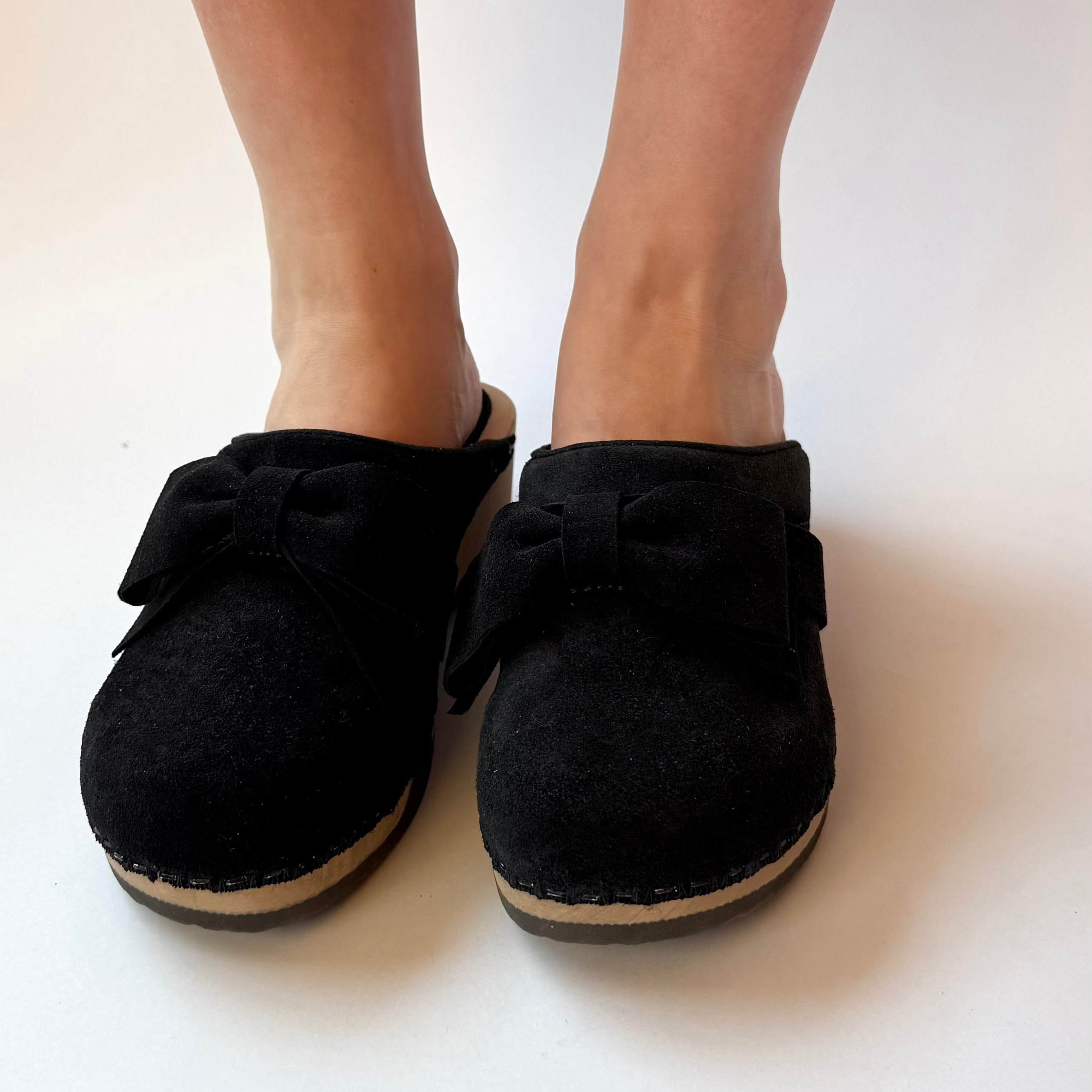 Embla Bow | Black Suede