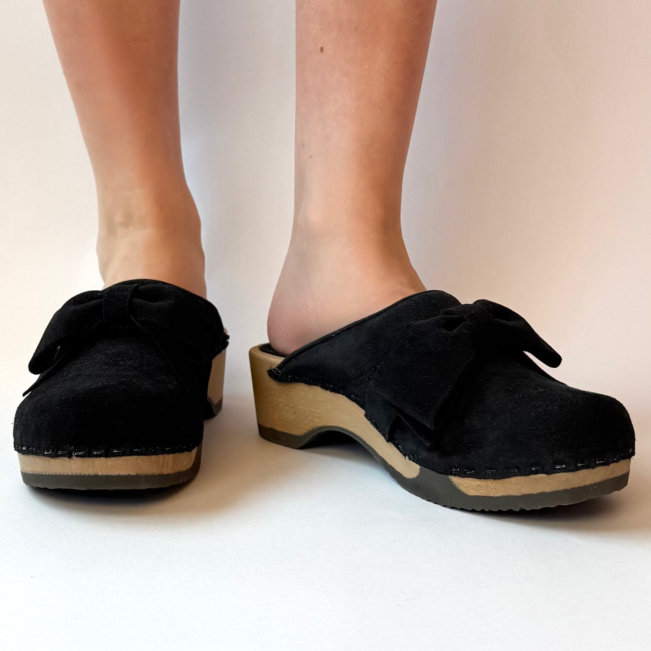 Embla Bow | Black Suede