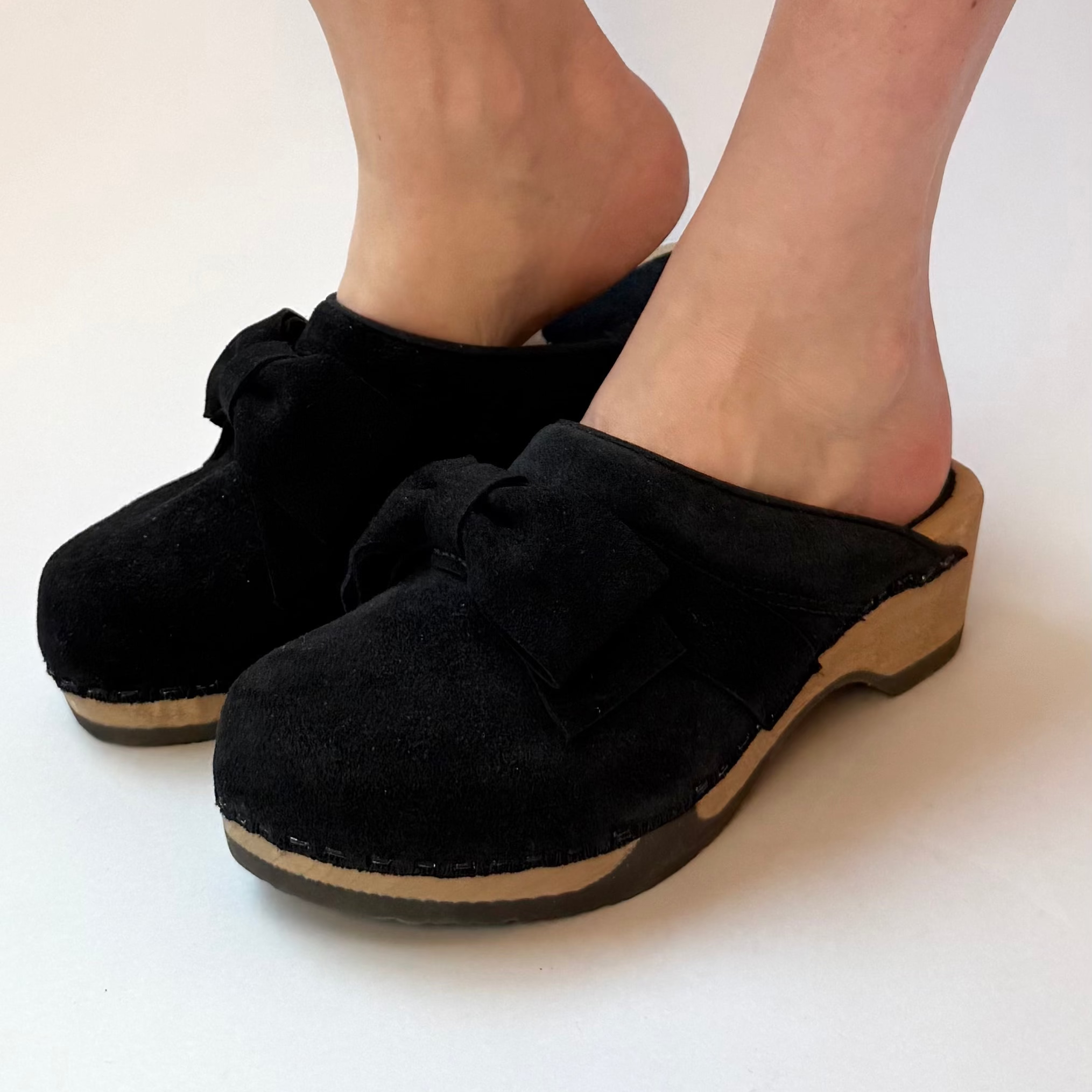 Embla Bow | Black Suede