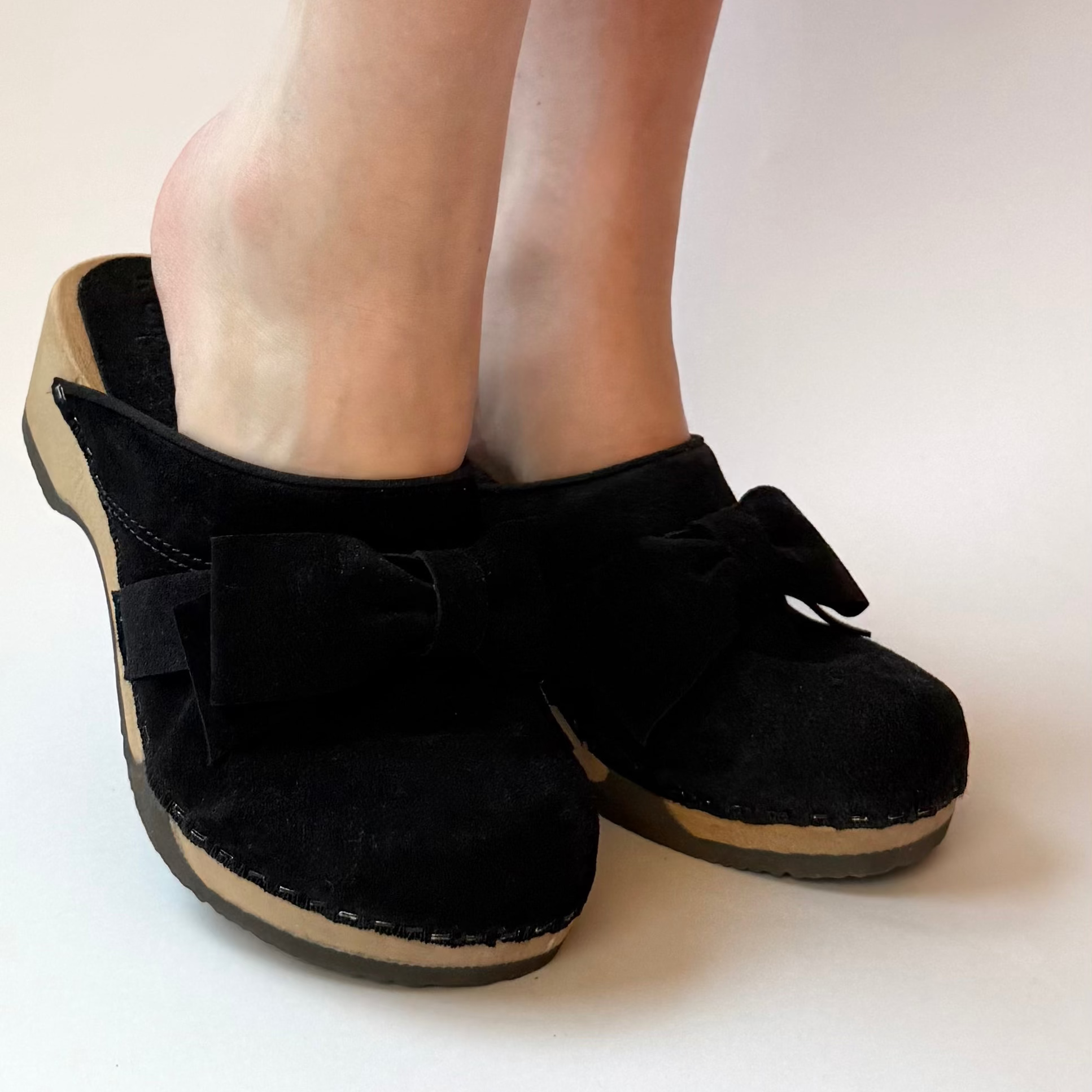 Embla Bow | Black Suede