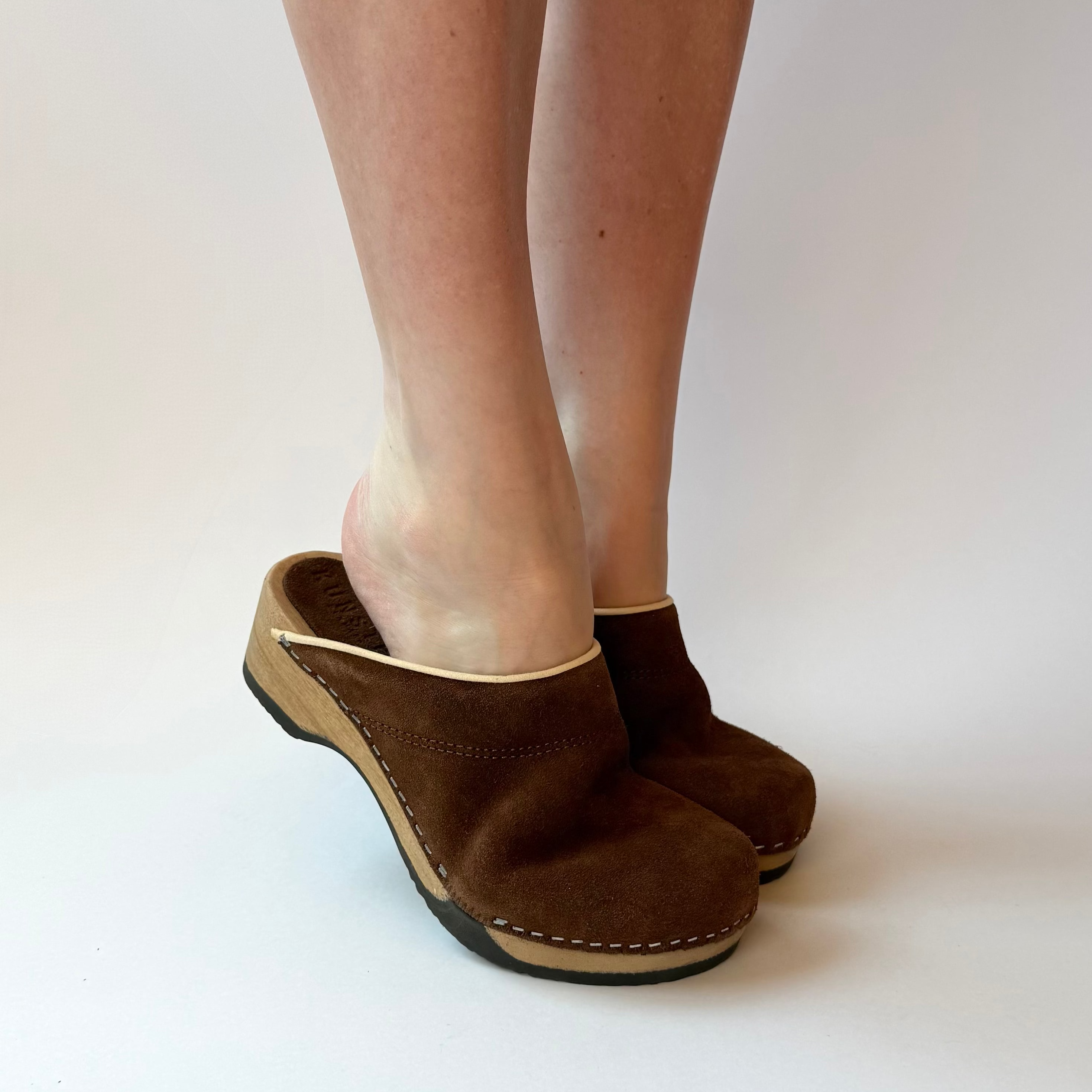 Embla | Chocolate Suede