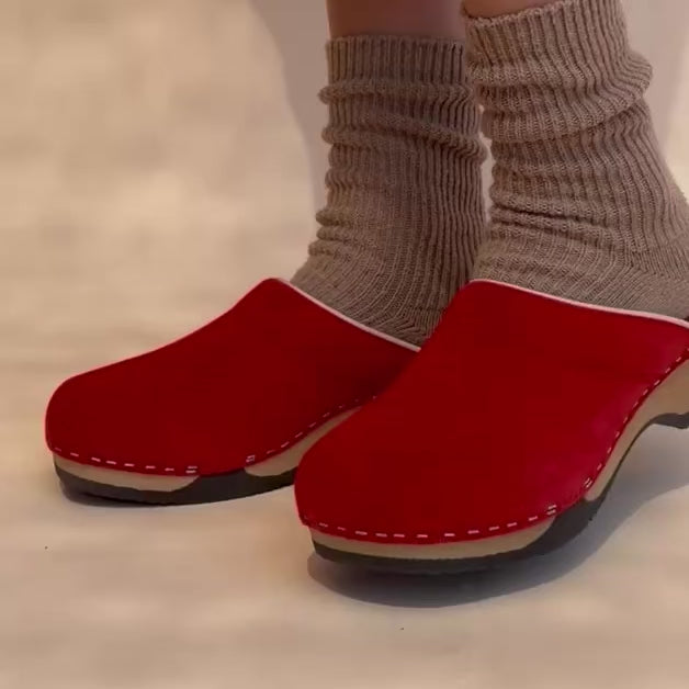 Embla | Postkasse Rød Suede