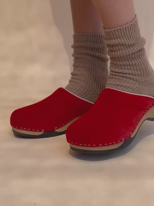 Embla | Postkasse Rød Suede